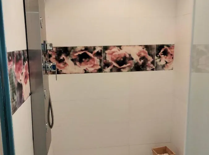 拉奎拉酒店 2* 里米尼