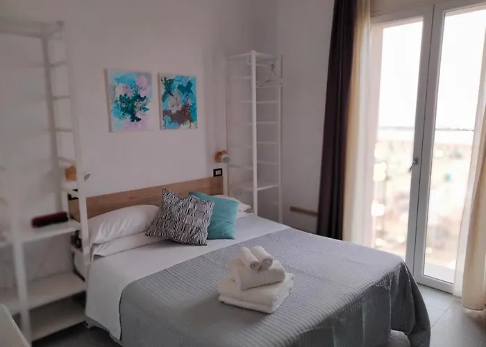 Aquila فندق ريميني