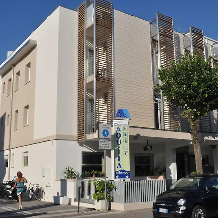 Aquila Hotel 2*