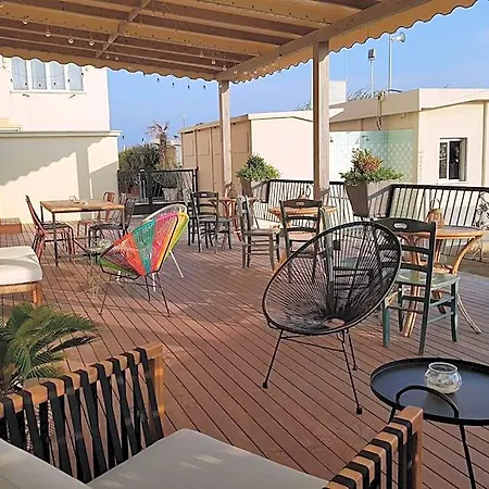 Aquila Hotel 2*