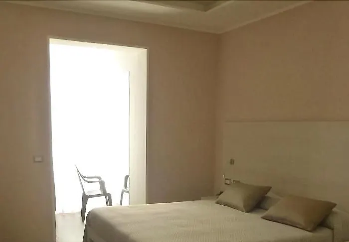 Aquila Hotel 2*